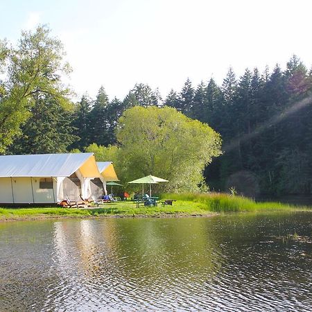 Lakedale Resort At Three Lakes 星期五港 外观 照片